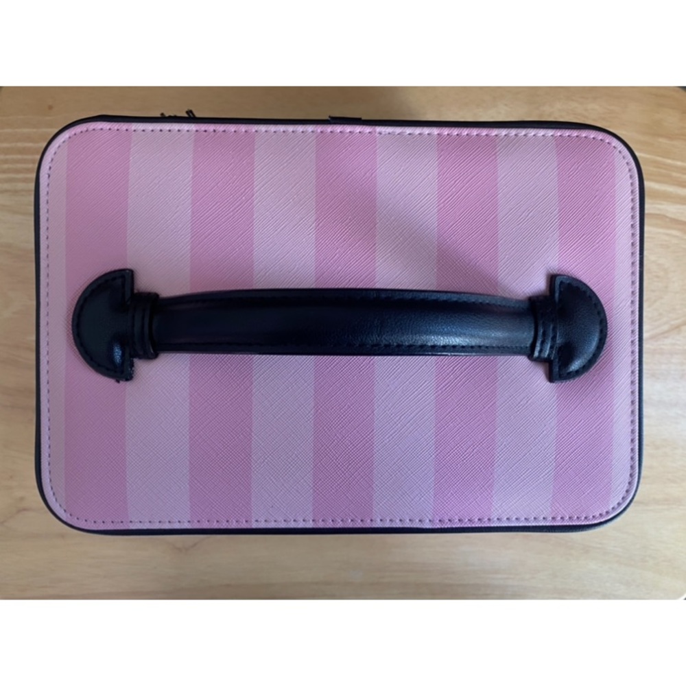 Victoria’s Secret Striped Train Case - Picture 5 of 12